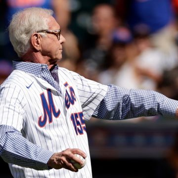 Capt. Chesley Sullenberger Reveals Alzheimer’s Diagnosis