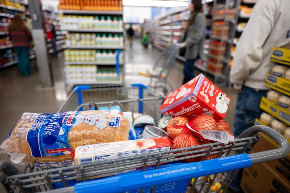 Trump Lauds Giant Eagle for Price Cuts Amid Inflation Concerns