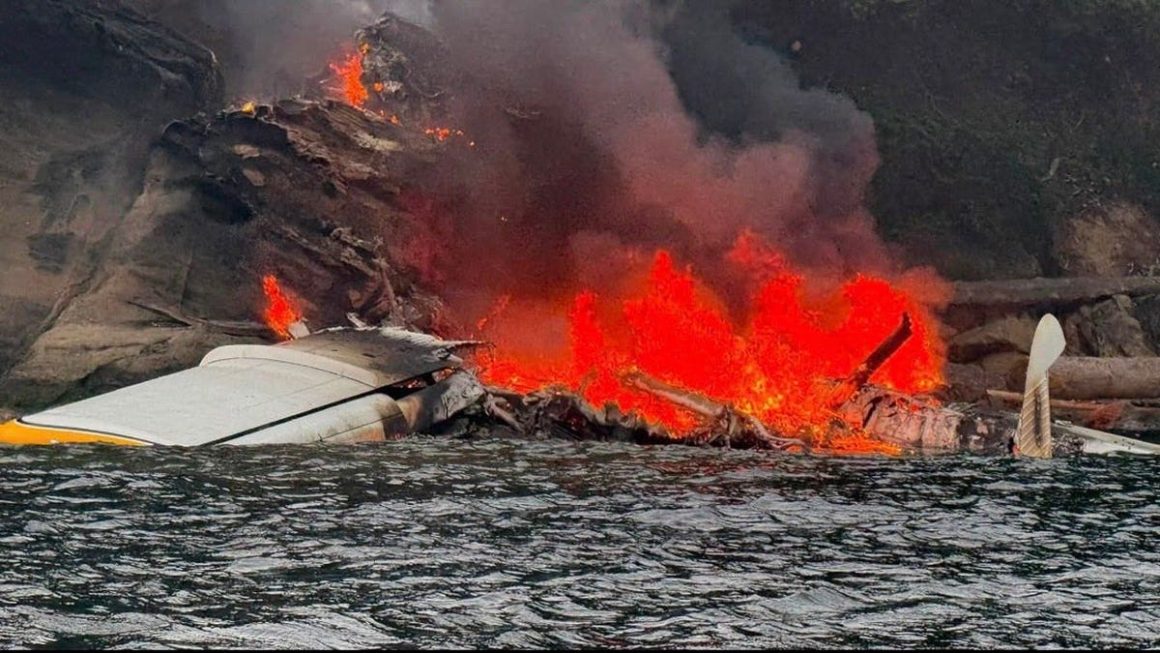 Kenmore Air Floatplane Emergency Landing Off Washington Coast