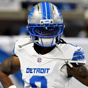 Detroit Lions Star Jahmyr Gibbs Absent from Training Camp Amid Contract Talks