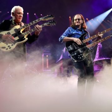 Rush Pays Tribute to Late Drummer Neil Peart During Chicago Concert