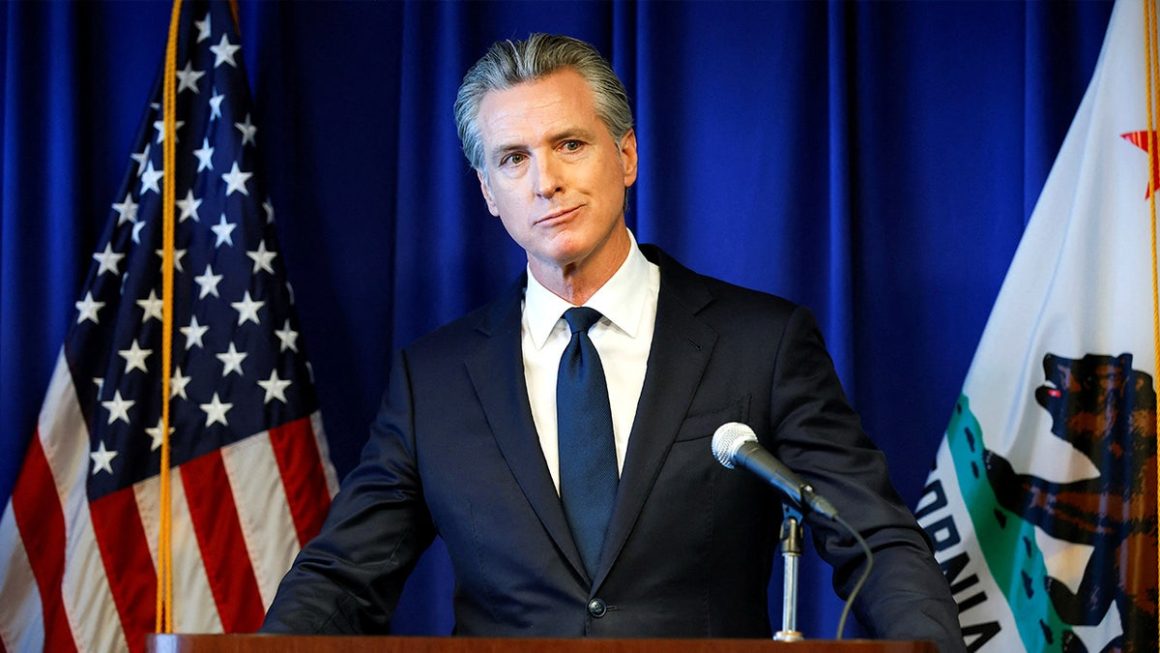 330f0055-eee2-439e-82e6-20e1cacf15f9 California Governor Calls for 25th Amendment Action Following Trump Speech