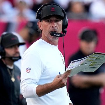 San Francisco 49ers Coach Shanahan Injured in Car Accident