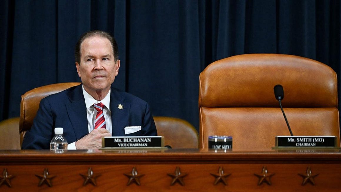 House Advances Sunshine Protection Act for Permanent Daylight Saving Time