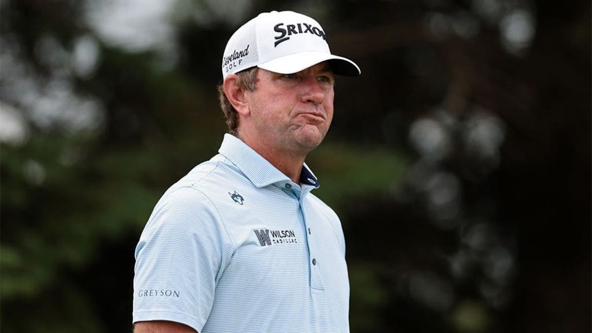 Lucas Glover Explains Shoe Removal During 3M Open