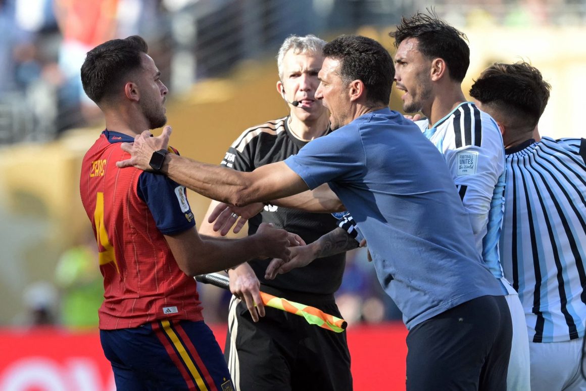 Argentina Coach Steps In During Post-World Cup Final Altercation