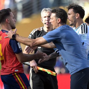 Argentina Coach Steps In During Post-World Cup Final Altercation
