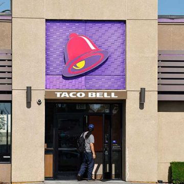 Taco Bell Responds to Cyclospora Outbreak by Removing Iceberg Lettuce