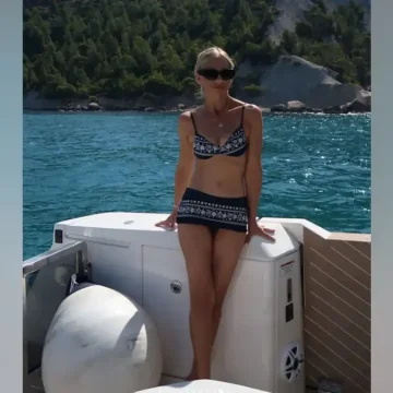 5270fcef-64d0-4ae0-bede-a066dbcab2be Sarah Michelle Gellar’s European Summer Getaway