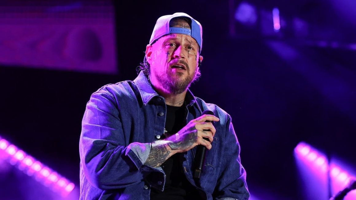 Jelly Roll Opens Up About Stress Eating Amid Divorce Proceedings