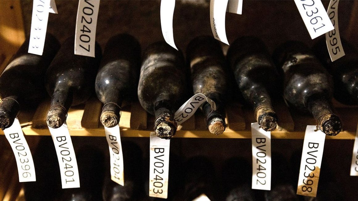 57aefaab-f8bc-482a-bc73-8f0fa9203348 Unveiling of 130-Year-Old Wine at Bečov Castle