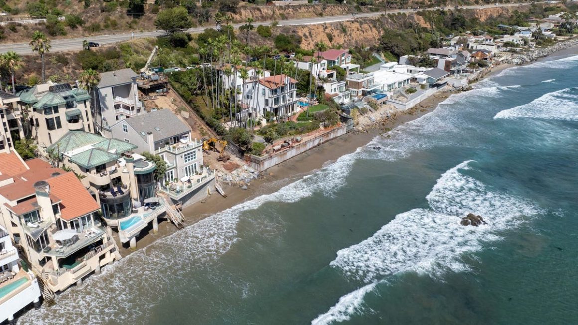 Professional Squatters in Los Angeles Exploit Flaws in the System