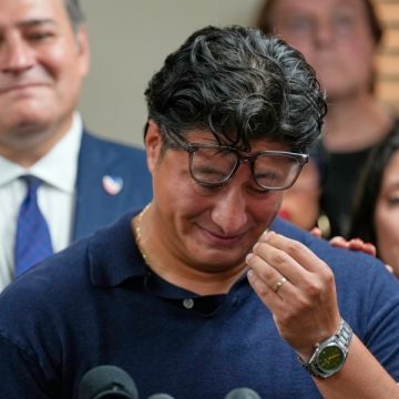 Family Calls for Inquiry into ICE Shooting of Mexican Man