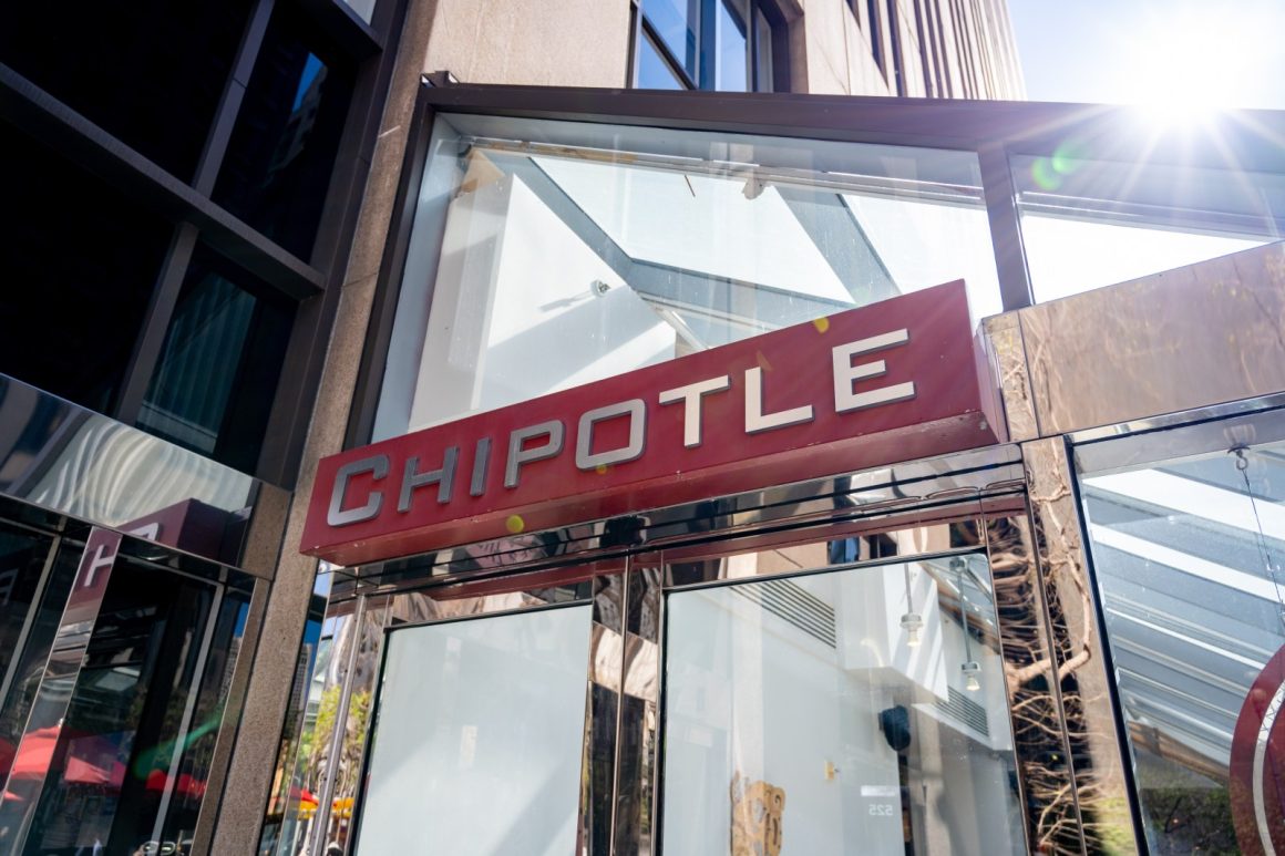 Chipotle Expands into Mexico with First Restaurant Opening