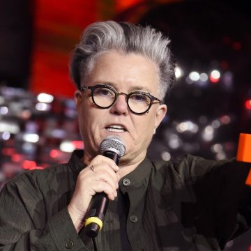 Rosie O’Donnell Criticizes CBS Settlement with Trump