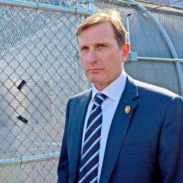 Controversy Over Sanctuary Cities’ Cooperation With Immigration Authorities