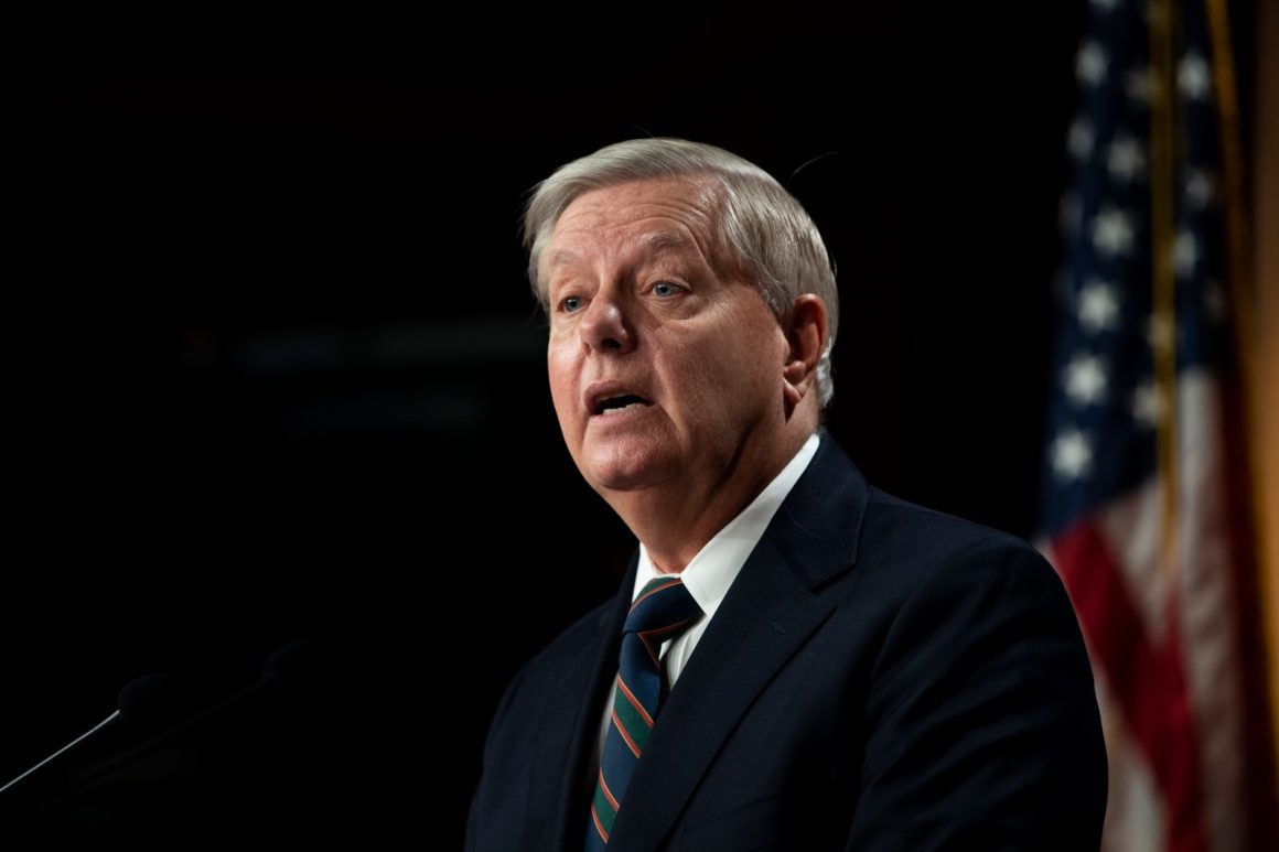 6a47a92b-bad3-4486-83aa-ea6ad1510875 Details Emerge on Lindsey Graham’s Final Moments and Successor