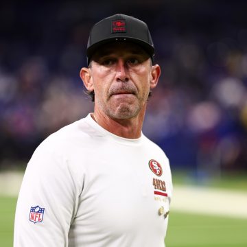 49ers Head Coach Kyle Shanahan Returns to Training Camp After Car Accident