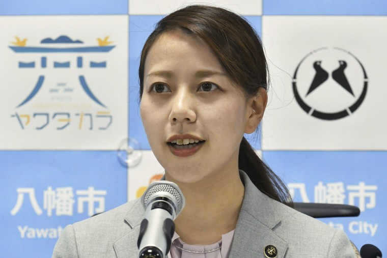 78b83a3a-6cf6-40ac-869a-f7b15d84adfa First Mayor in Japan Takes Maternity Leave Amid Gender Equality Challenges