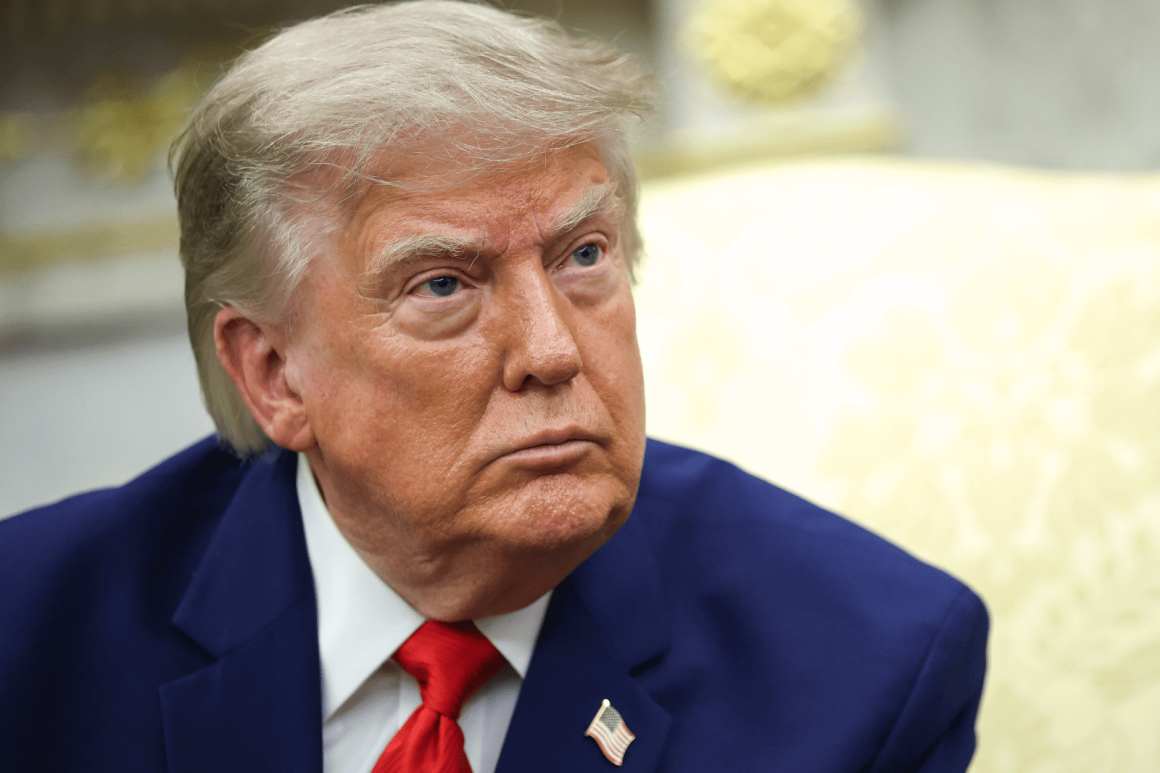 Polling Shows Trump’s Approval Rating Decline Ahead of 2026 Midterms