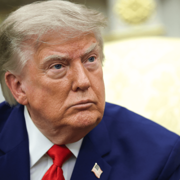 Polling Shows Trump’s Approval Rating Decline Ahead of 2026 Midterms