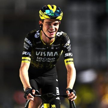 Sepp Kuss Narrowly Avoids Disaster in Tour de France Stage 20