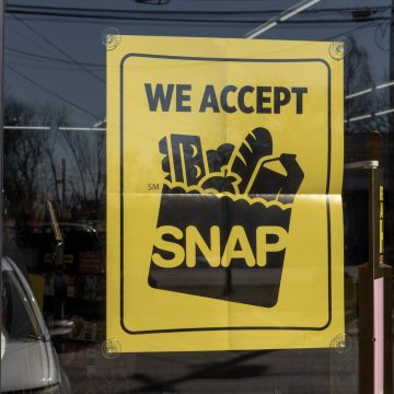 Illinois to Offer State-Funded Payments After Changes to Federal Food Aid