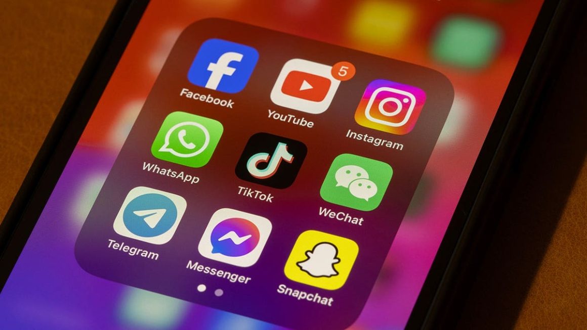 Miami News Station Director Criticizes Staff Over Social Media Content