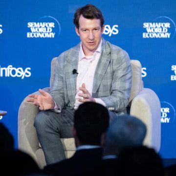 Policymakers Urged to Address AI Disruptions