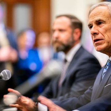 8946f020-4b61-4df5-af04-94ed449d1f02 Texas Gov. Abbott Investigates Hospital After Birth Package Ads in Mexico