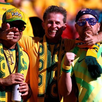 a238c709-eb00-4eb0-a868-9a221a50213e World Cup Tourists Revel in American Culture During FIFA World Cup Trip