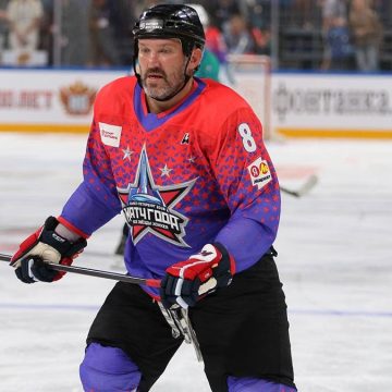 Alex Ovechkin Makes Surprise Appearance in Wedding Photos