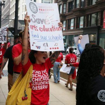 Chicago Public Schools Faces Budget Deadlock