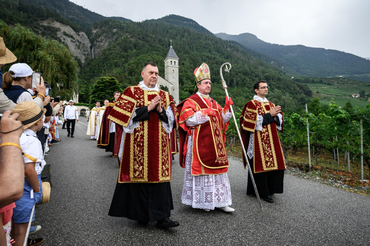 b001aed5-7957-4ef2-bc5a-fde465dda785 Schism in the Catholic Church: SSPX Consecrates Bishops Defying Canon Law