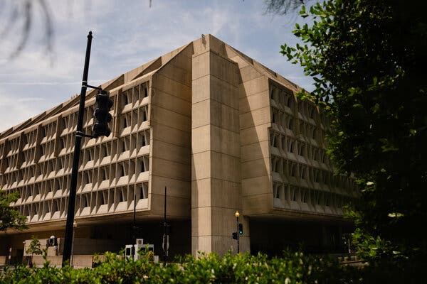 b41cdc13-84c5-4e0f-996e-312ce0debd38 Trump Administration Rescinds Funding Freeze on State Child Care Subsidies