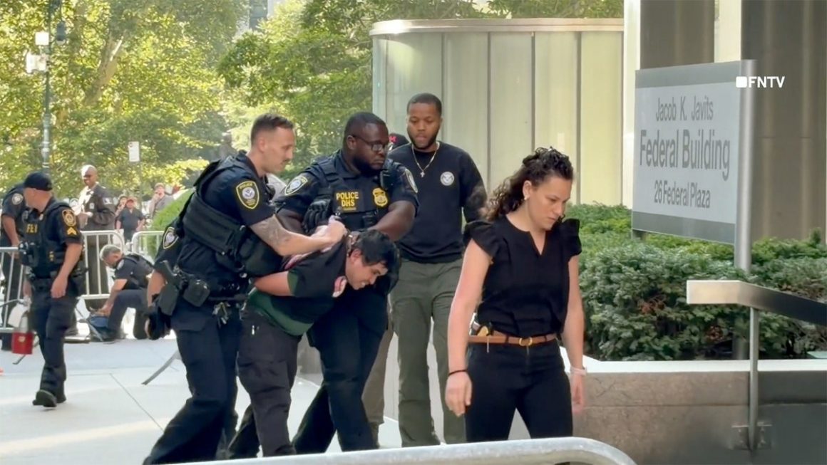 FBI Investigates Incident in Lower Manhattan