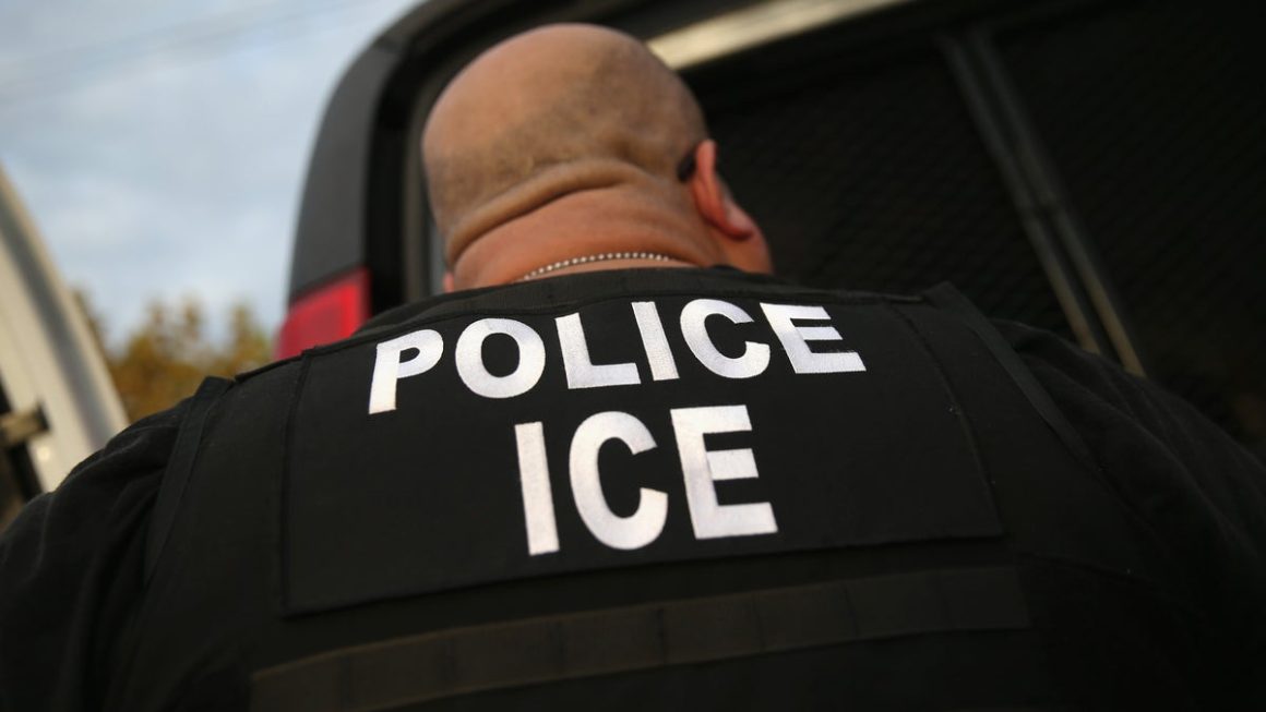 Debate Over ICE Use of Unmarked Vehicles