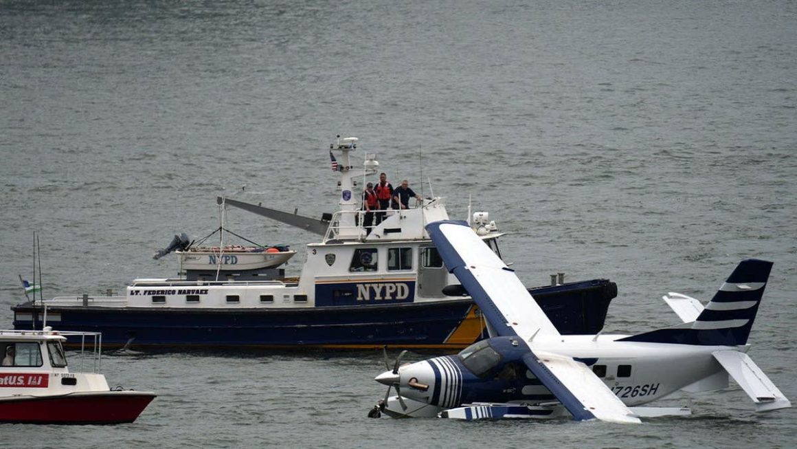 Seaplane’s Hard Landing in New York’s East River Prompts Rescue