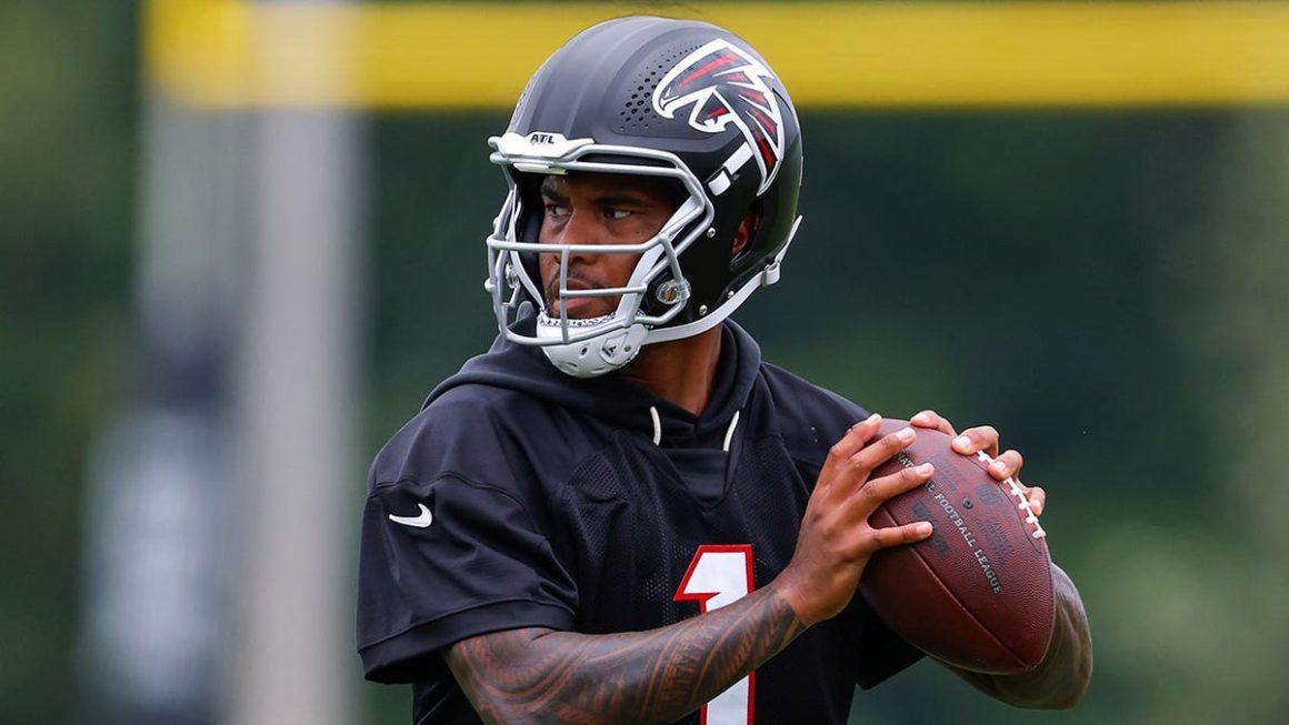 Falcons Face Early Quarterback Challenges in NFL Training Camp