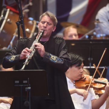 Independence Day Concert Resonates with Emotions and Tradition