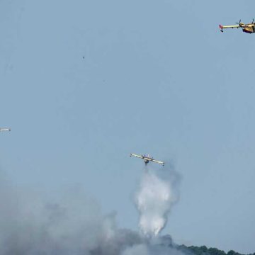SPAIN-WILDFIRE-EMERGENCY-GOVERNMENT-CLIMATE Wildfires Force Mass Evacuations in France and Spain