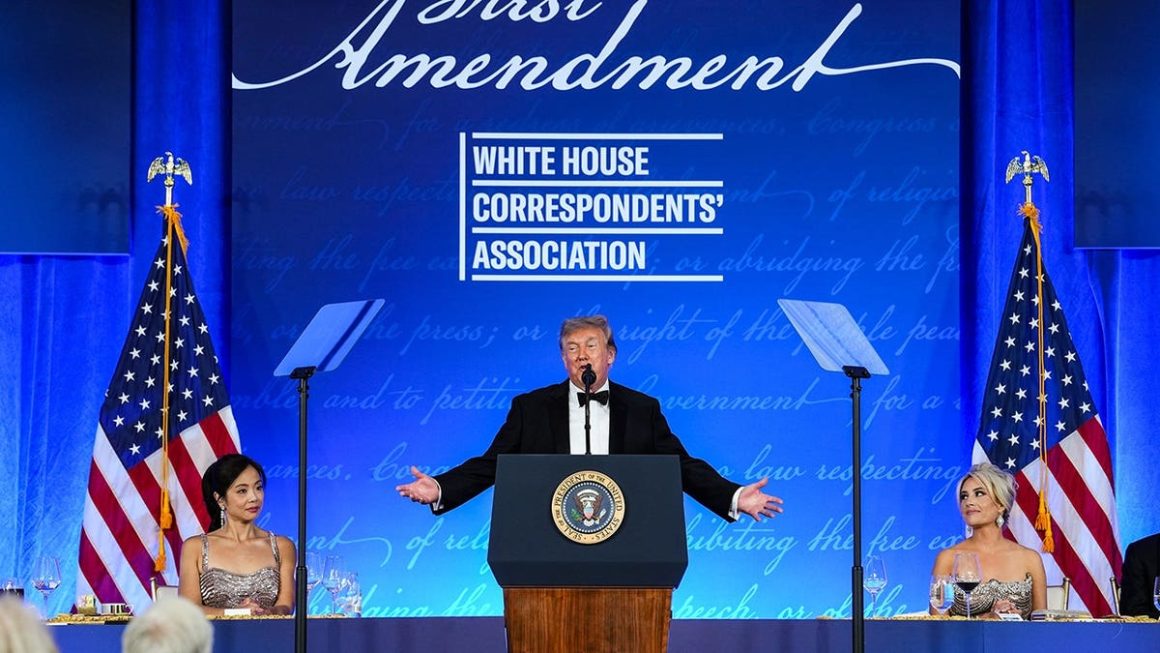 da577863-f5cb-409c-8998-c680c558cf76 CNN Host Acknowledges Trump’s Presence at WHCA Dinner