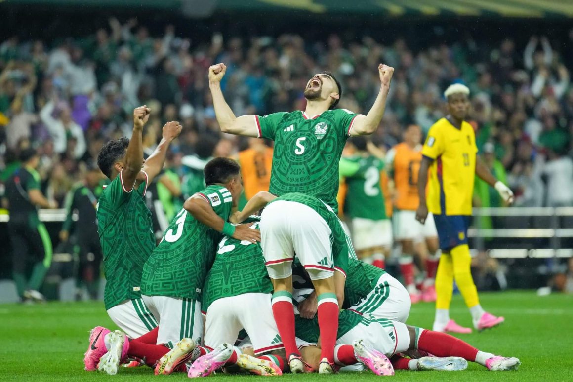 Facing Challenges at the Azteca Stadium: Strategies and Experiences