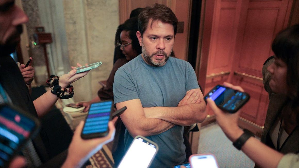 New Legislation Seeks to Regulate Relationships Between Lawmakers and Staff
