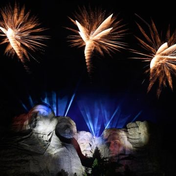 dfeb6e56-65d3-415e-a8fd-34e37299a6e4 Trump Celebrates America’s 250th Birthday at Mount Rushmore