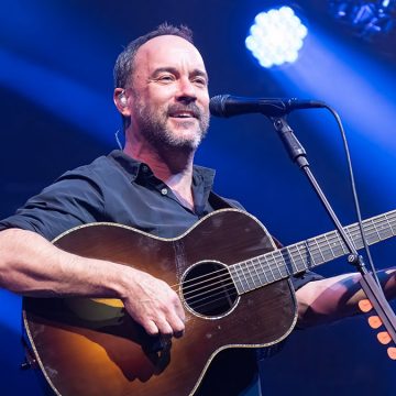 Dave Matthews Criticizes ICE Agents Over Shooting Incident