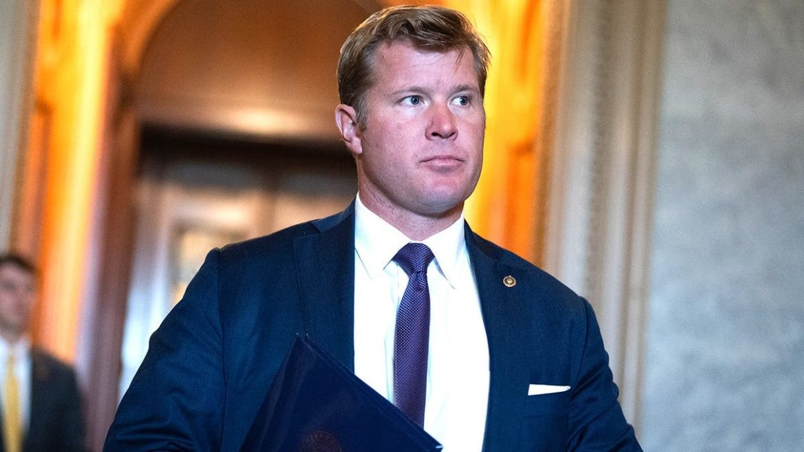 ed109e6c-284a-488c-bcf2-1b6af536a1ed Debate on Term Limits Amid Health Concerns in Congress
