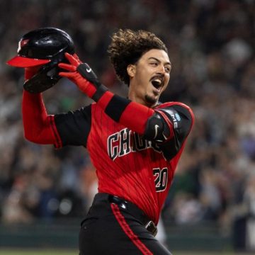 Chicago Baseball Teams Impress Amid Challenges in 2026