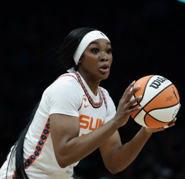Kelsey Plum Traded to Phoenix Mercury, Aneesah Morrow Joins Toronto Tempo