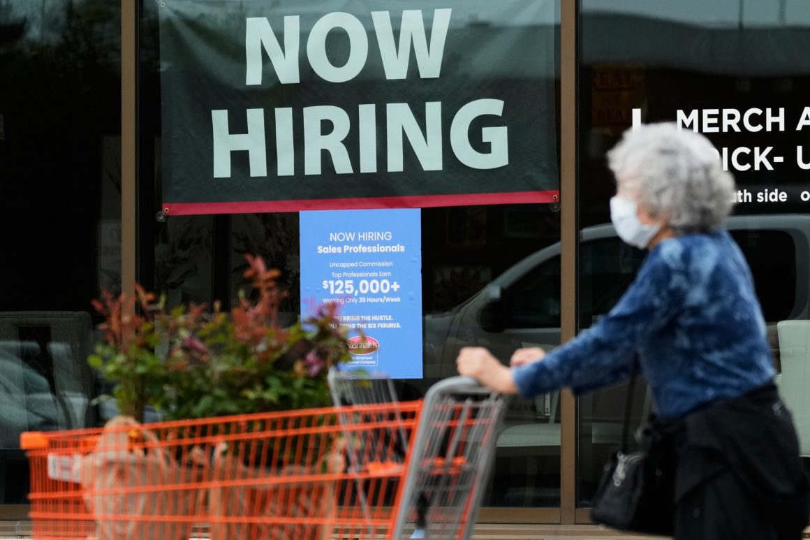 U.S. Unemployment Claims Drop, Indicating Job Security